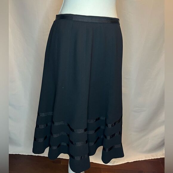 ⭐️ Black Laura skirt size 6 - Picture 9 of 11